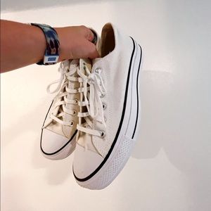 COPY - Converse - solid white. Size 9